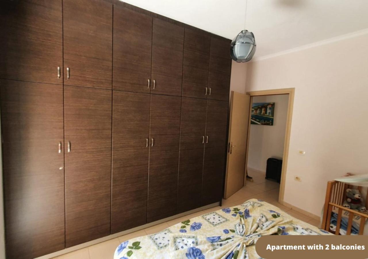 Sunny Apartament Saranda 2 Buitenkant foto