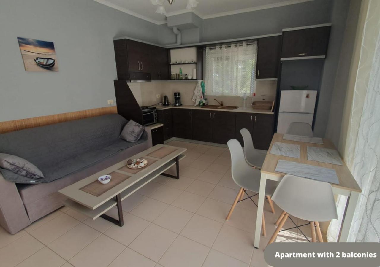 Sunny Apartament Saranda 2 Buitenkant foto