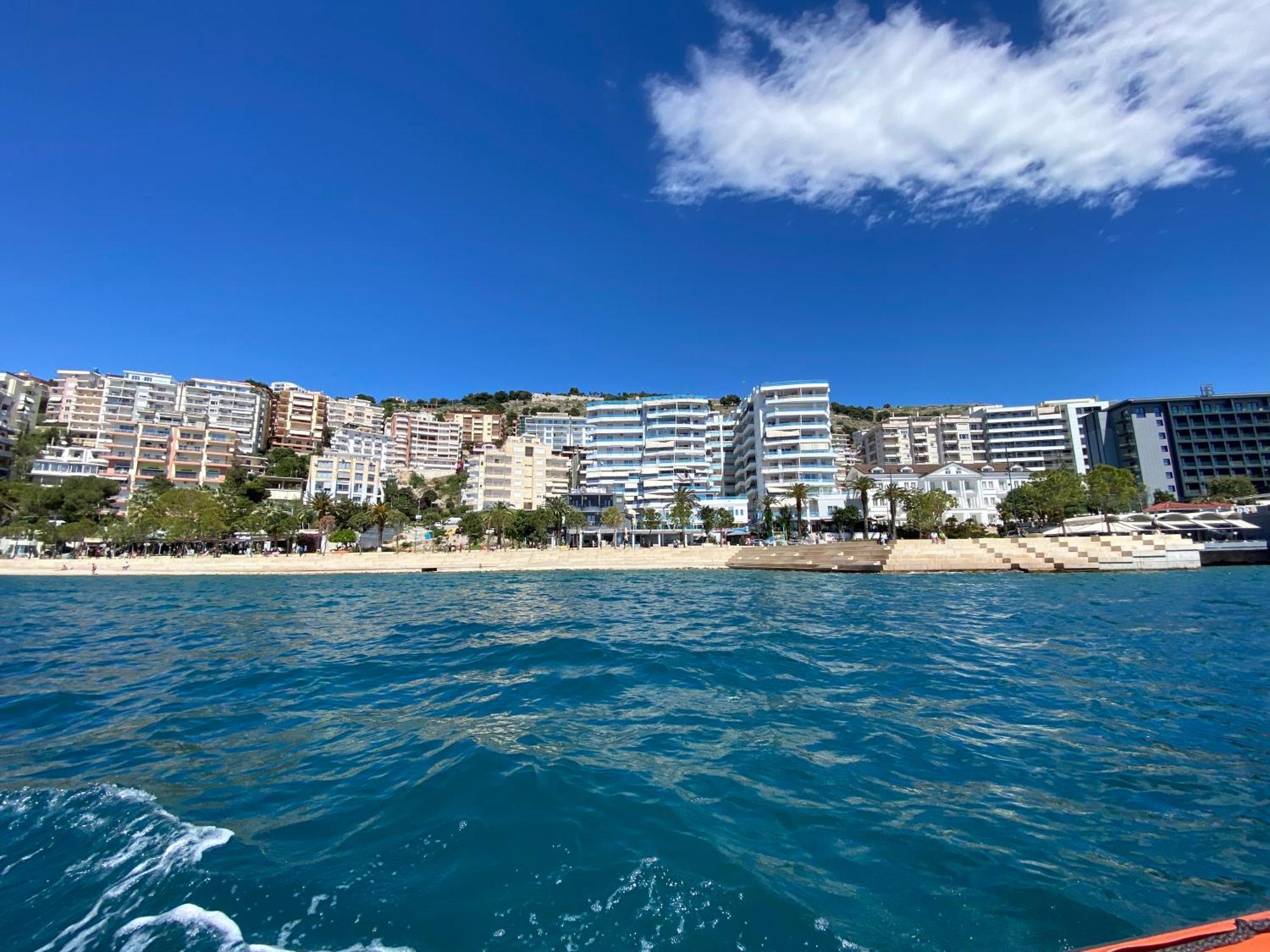 Sunny Apartament Saranda 2 Buitenkant foto